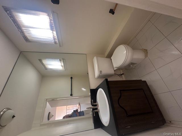 #7 photo, 103 Wayne Street, Jericho , NY 11753