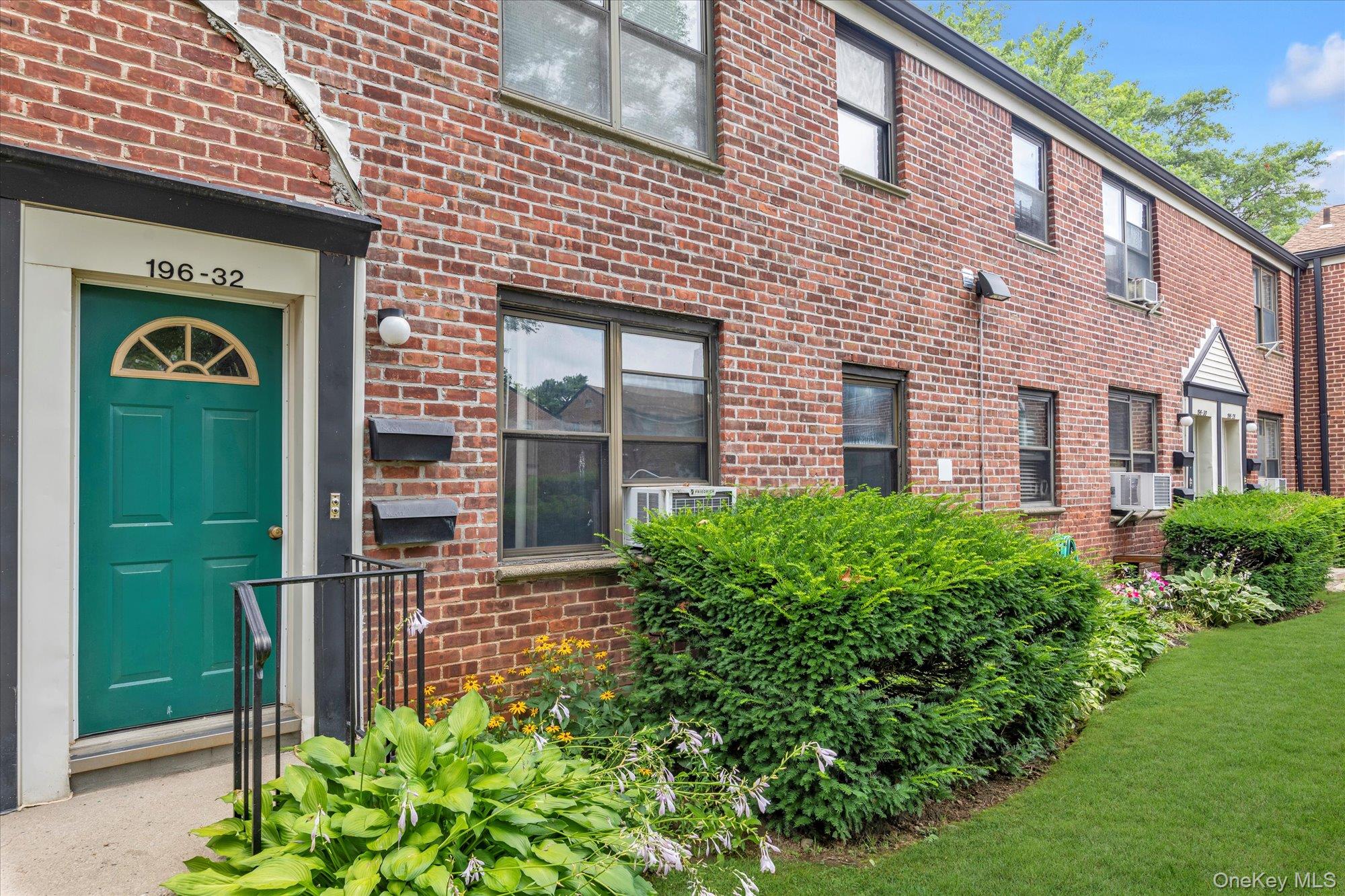 #11 photo, 196-32 69th Ave, Fresh Meadows , NY 11365