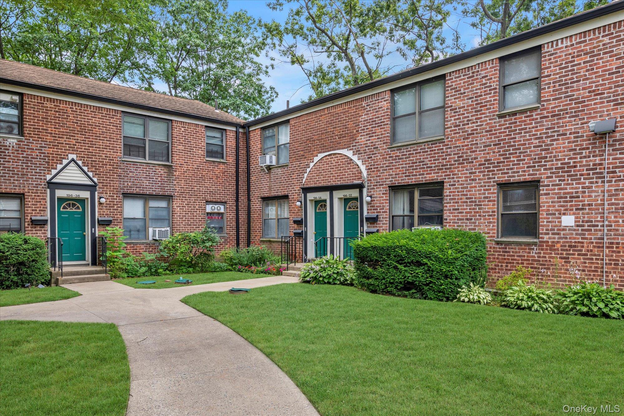 #12 photo, 196-32 69th Ave, Fresh Meadows , NY 11365