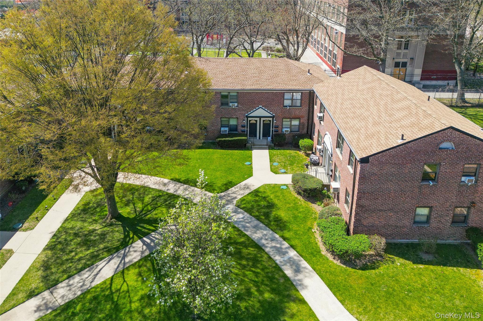 #16 photo, 196-32 69th Ave, Fresh Meadows , NY 11365