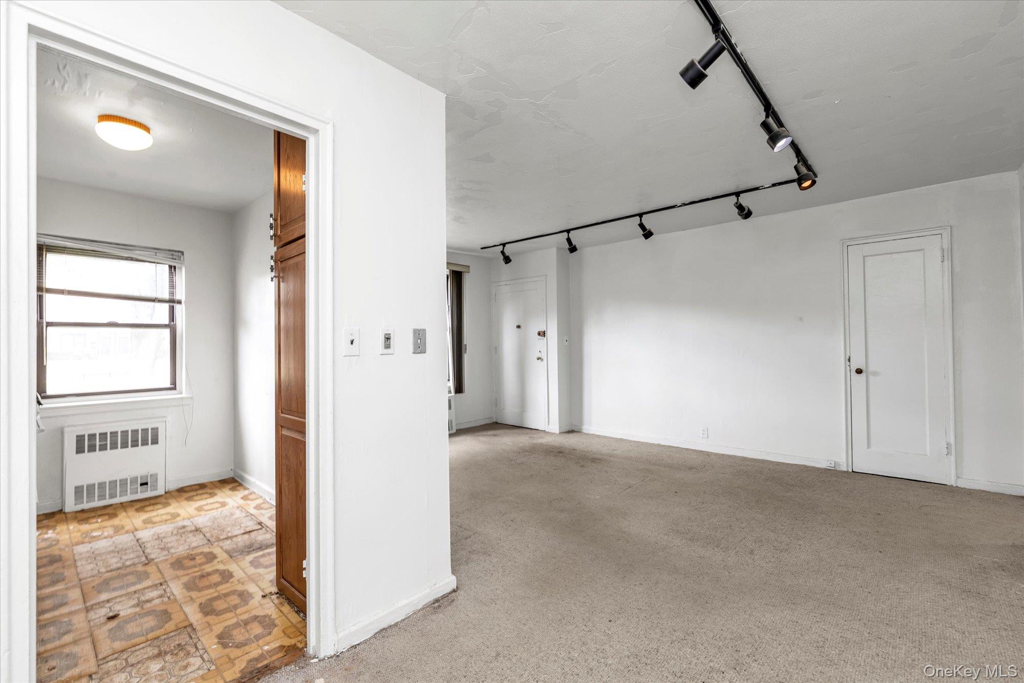 #5 photo, 196-32 69th Ave, Fresh Meadows , NY 11365