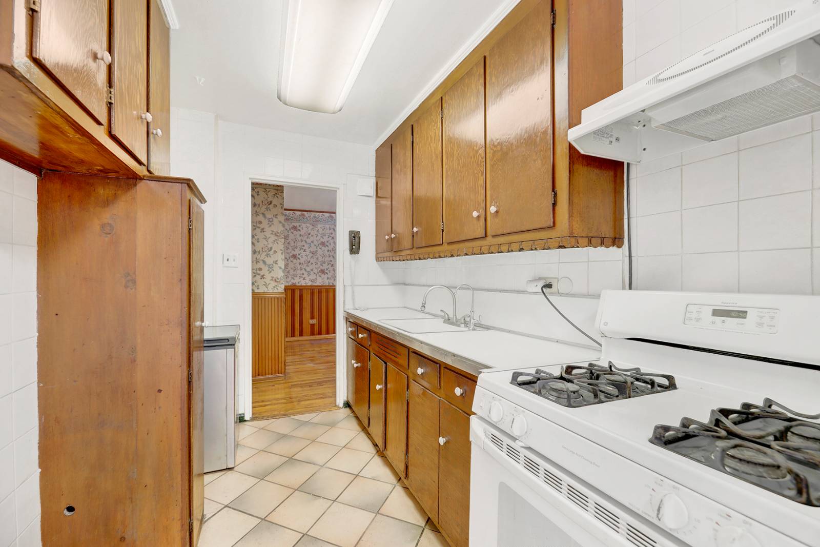 #8 photo, 711 Montauk Ct, #1J, Gravesend , NY 11235