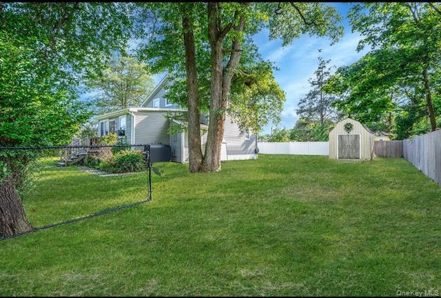 #4 photo, 52 Manhasset Drive, サフォーク郡 Mastic Beach , NY 11951