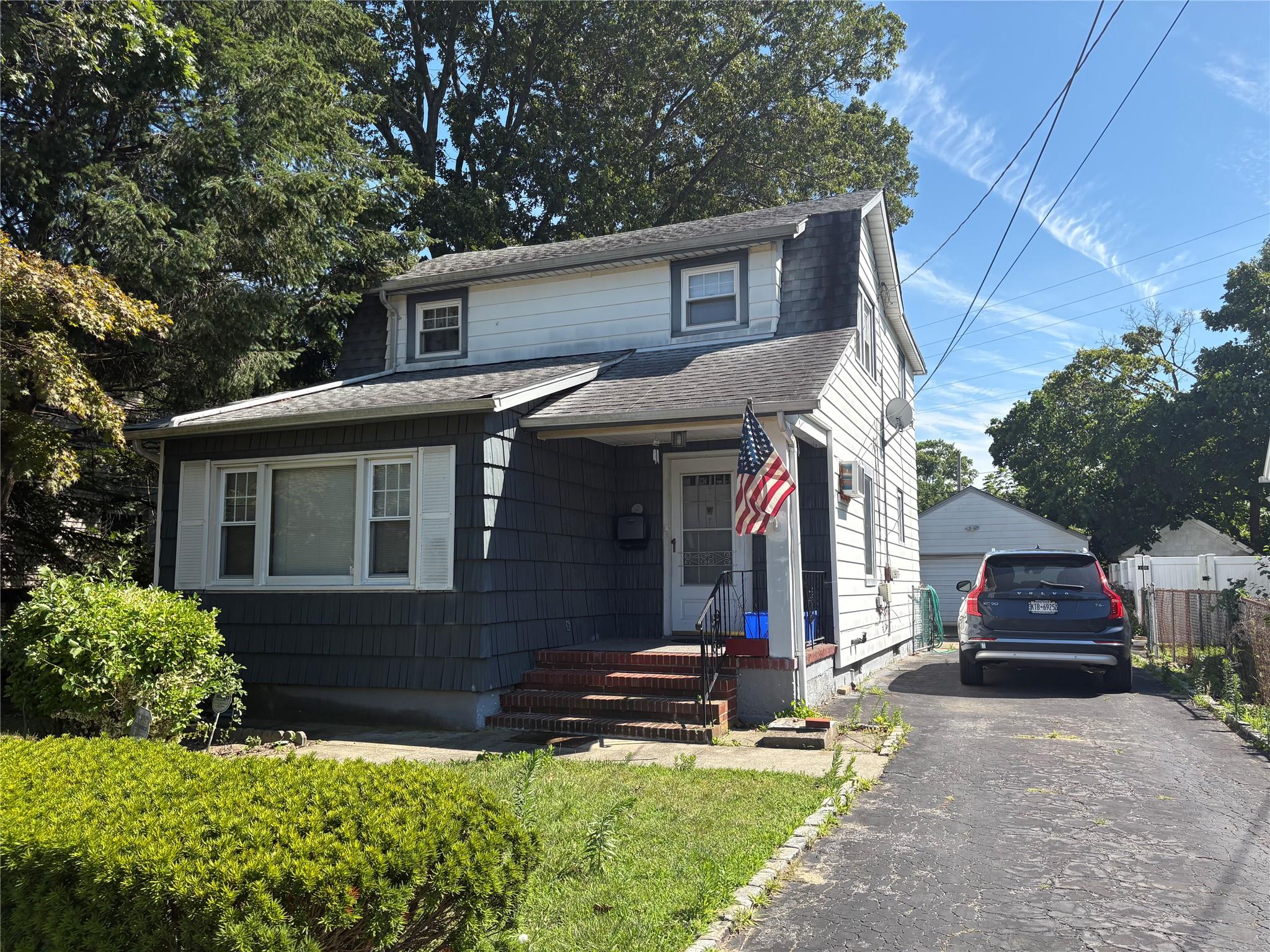 #1 photo, 9 Prospect Avenue, East Rockaway , NY 11518