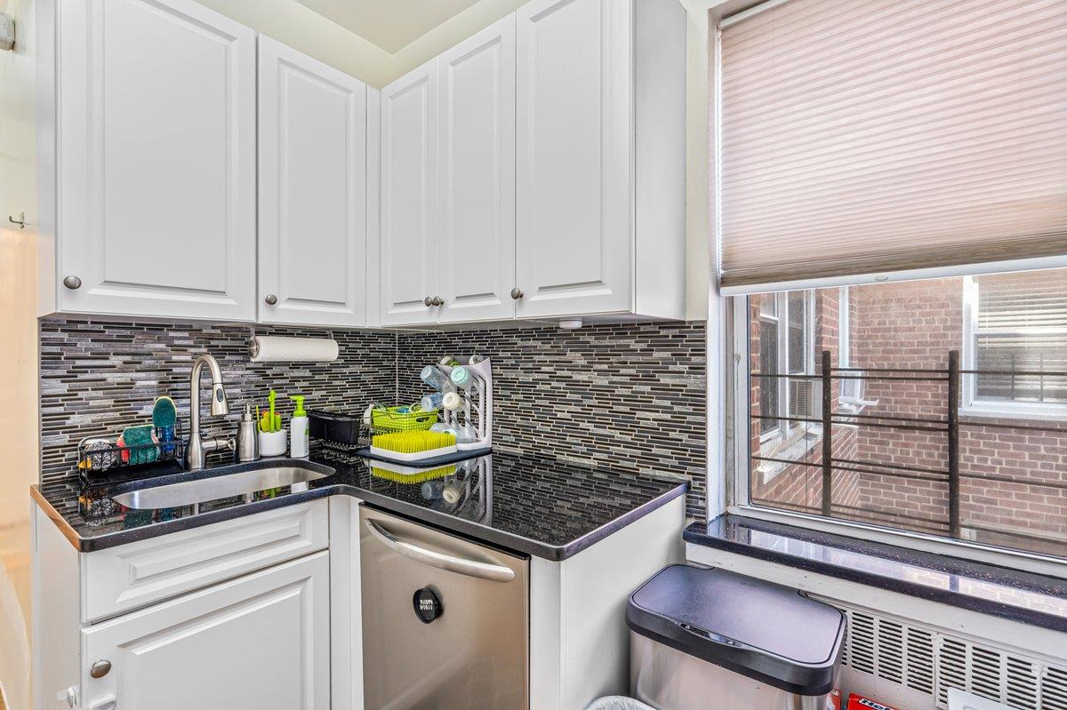 #7 photo, 69-10 108th Street, Forest Hills , NY 11375