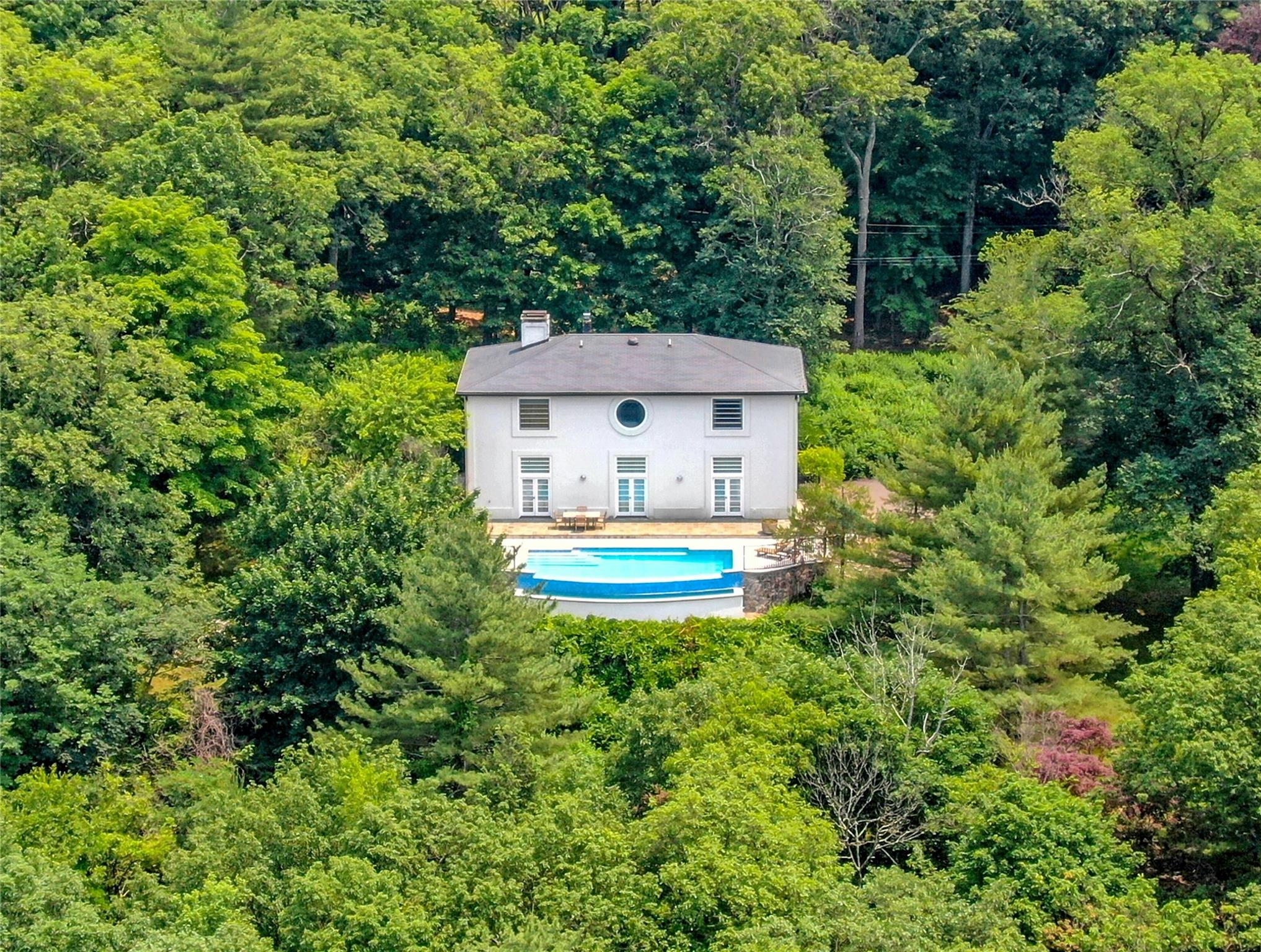 #1 photo, 94 Cliff Road, Tuxedo Park , NY 10987