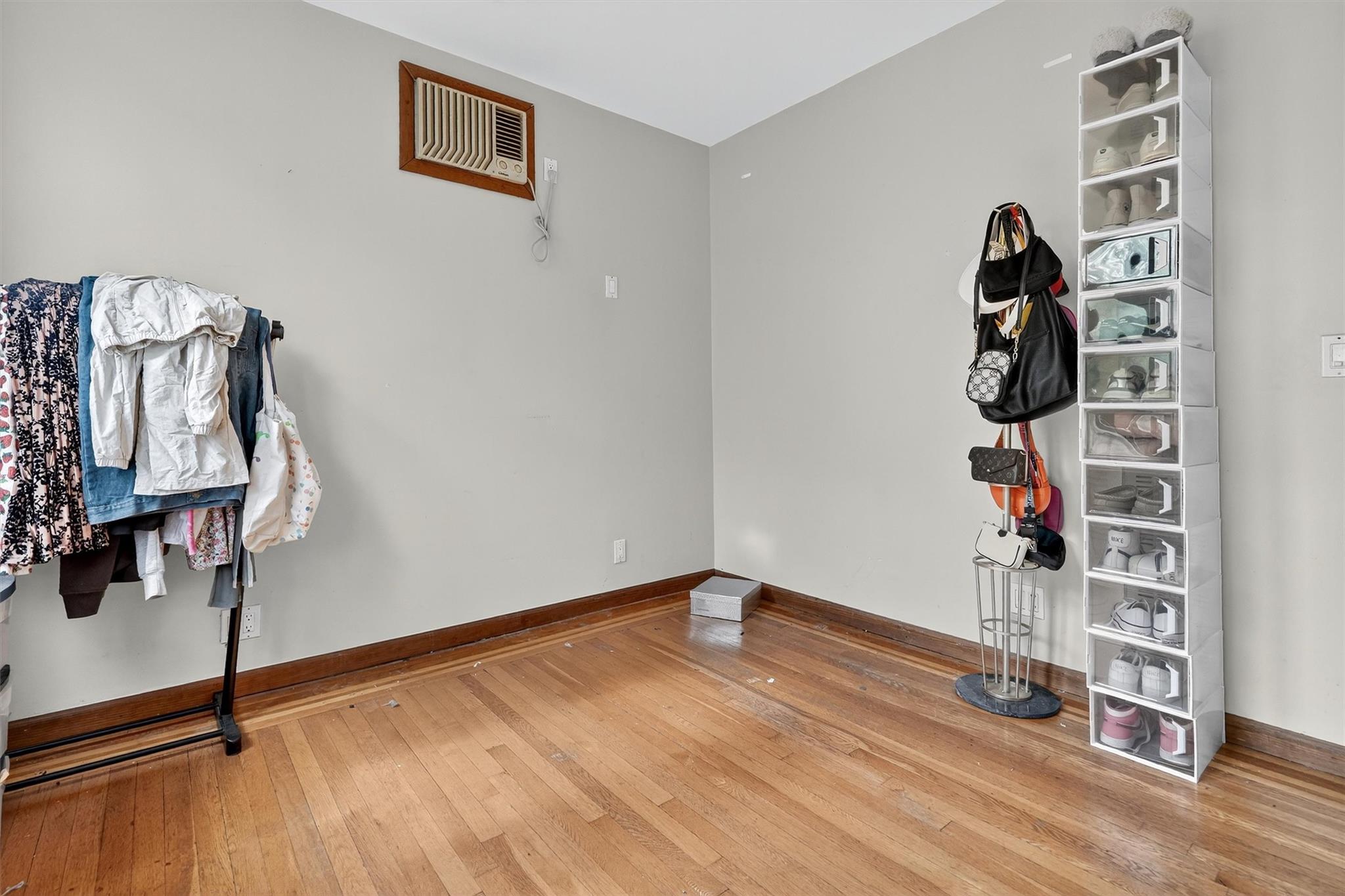 #18 photo, 1617 Ohm Avenue, Bronx , NY 10465