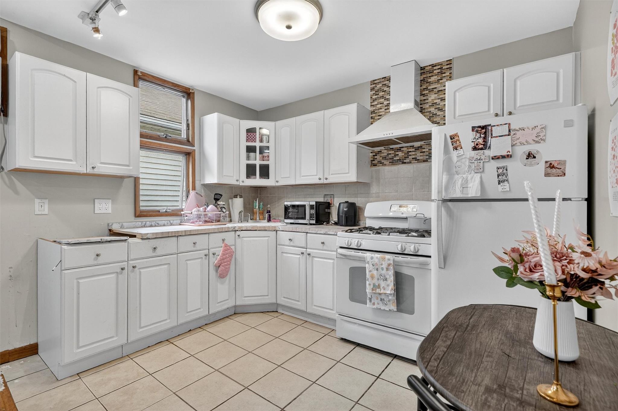 #9 photo, 1617 Ohm Avenue, Bronx , NY 10465