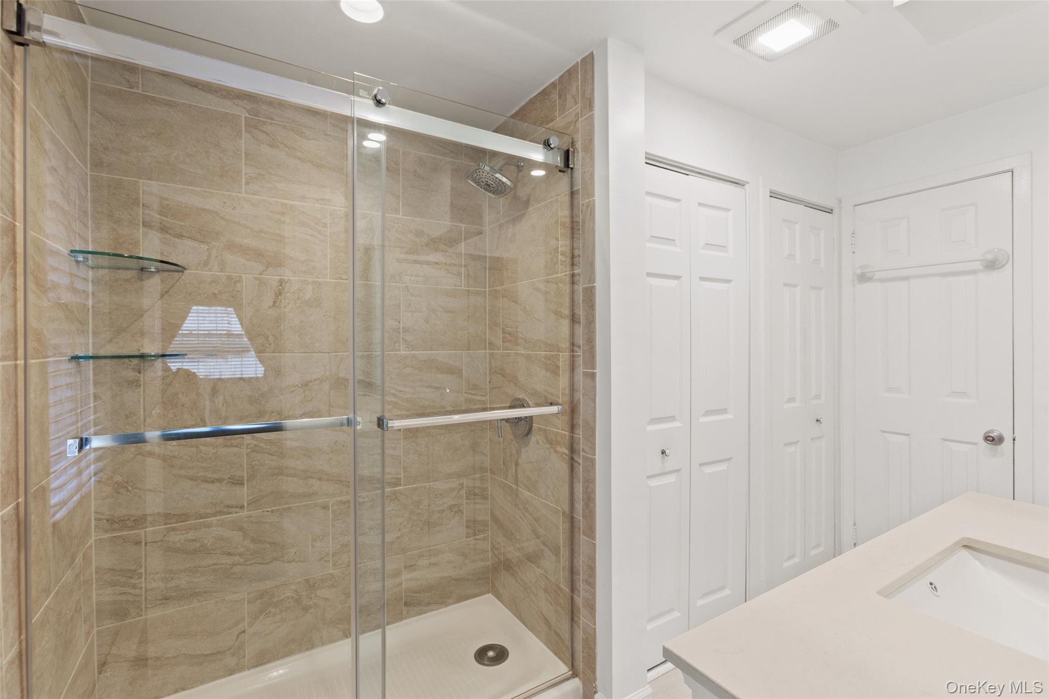 #19 photo, 103 Holly Stream Court, Brewster , NY 10509