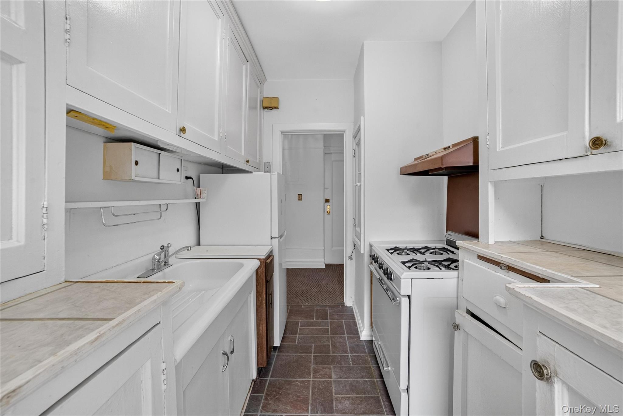 #16 photo, 11 Columbia Avenue, Hartsdale , NY 10530