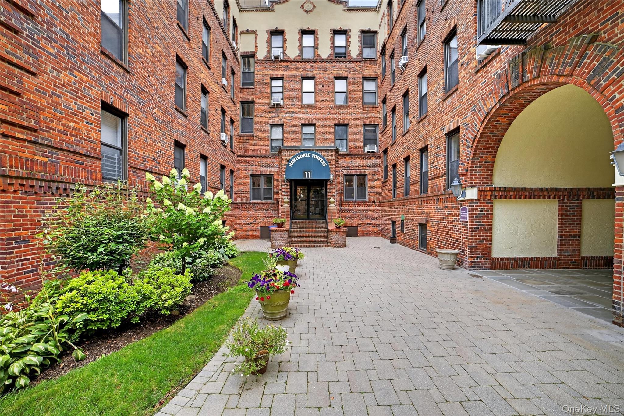 #2 photo, 11 Columbia Avenue, Hartsdale , NY 10530