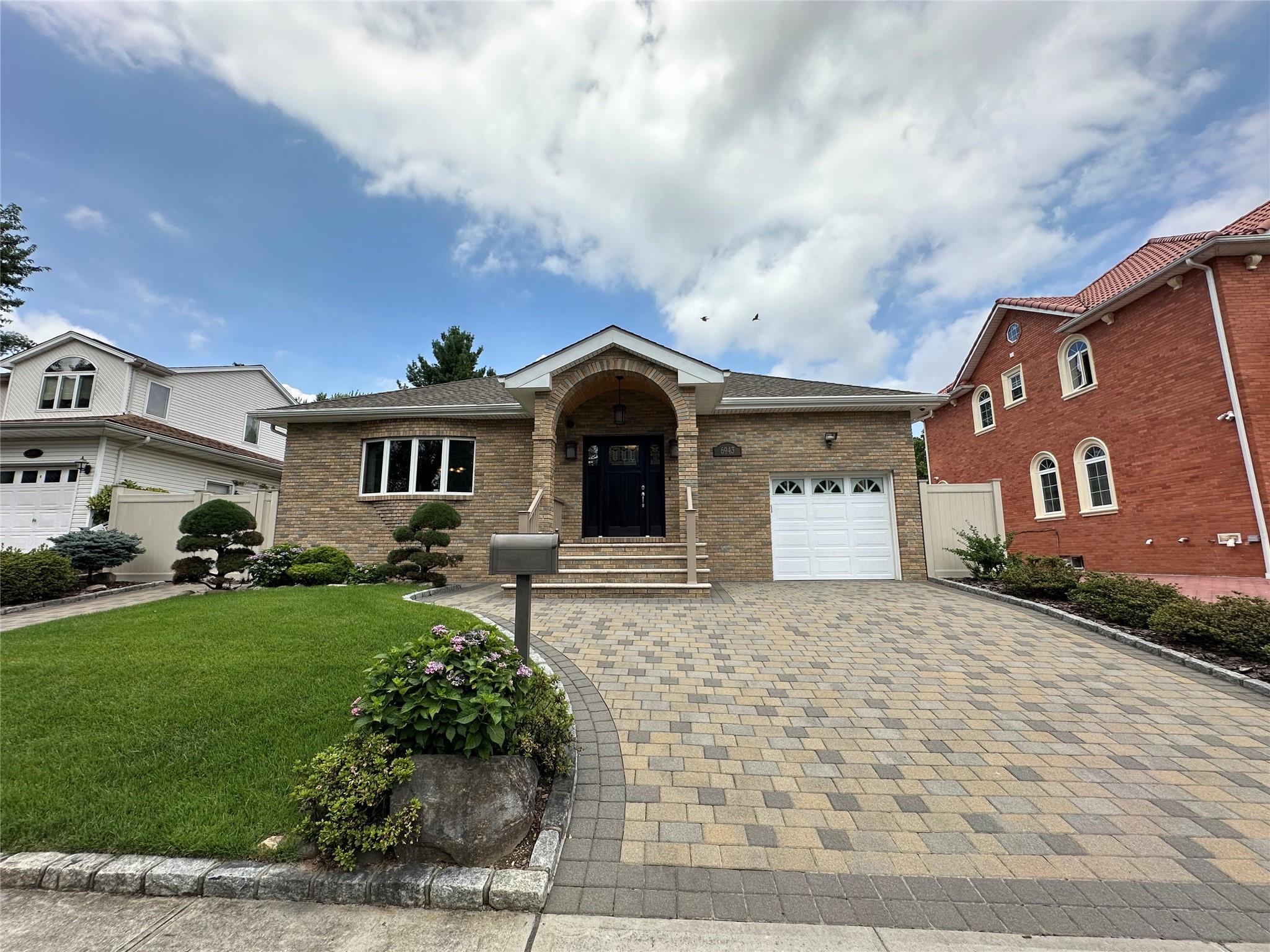 #1 photo, 69-43 260 Place, 皇后區 Glen Oaks , NY 11004