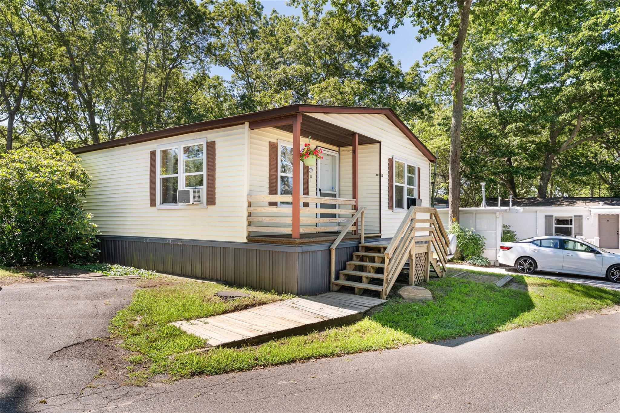 #1 photo, 229 W Montauk Highway, サフォーク郡 Hampton Bays , NY 11946