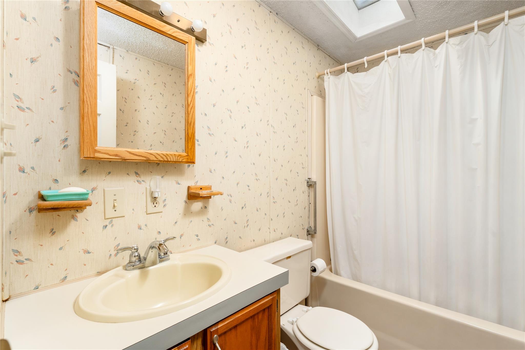 #10 photo, 229 W Montauk Highway, サフォーク郡 Hampton Bays , NY 11946