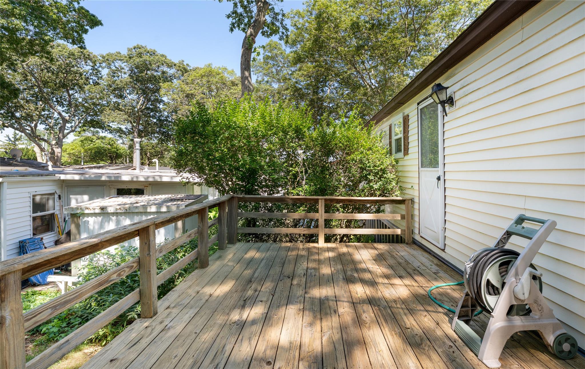 #17 photo, 229 W Montauk Highway, サフォーク郡 Hampton Bays , NY 11946