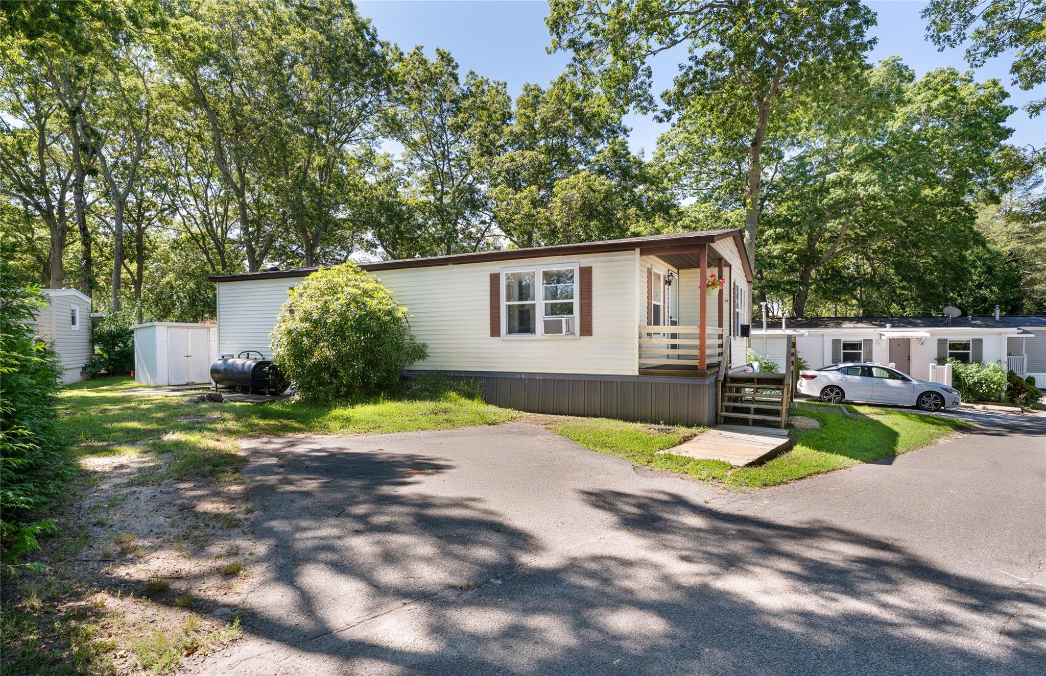 #3 photo, 229 W Montauk Highway, サフォーク郡 Hampton Bays , NY 11946