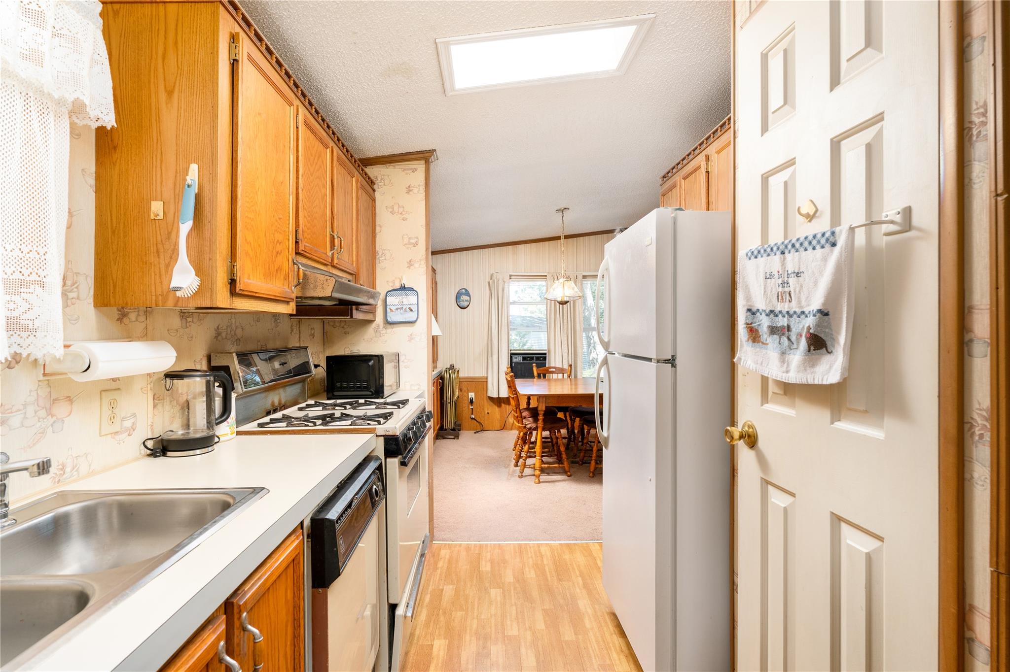 #9 photo, 229 W Montauk Highway, サフォーク郡 Hampton Bays , NY 11946