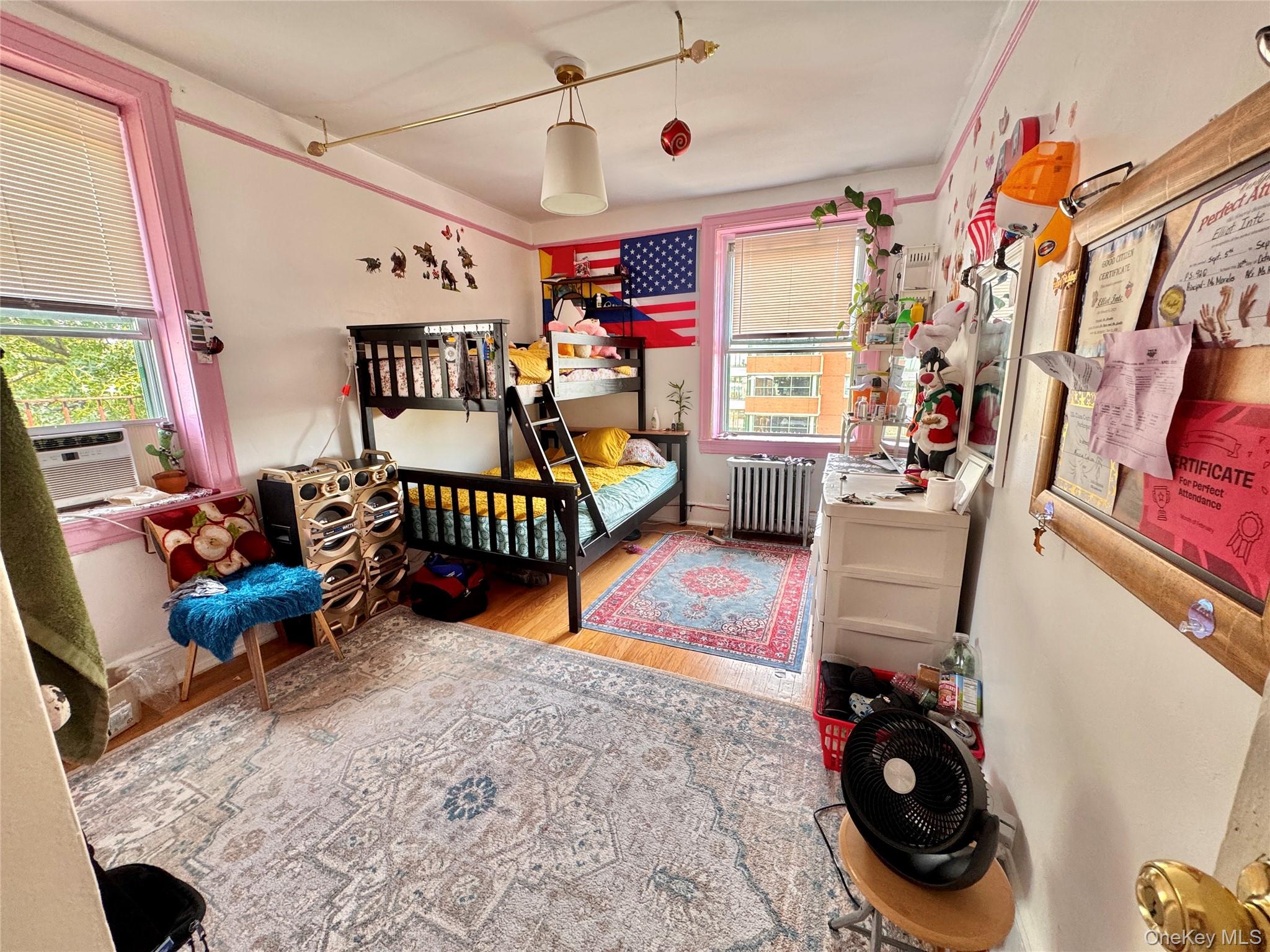 #15 photo, 33-54 99th Street, クイーンズ区 Corona , NY 11368