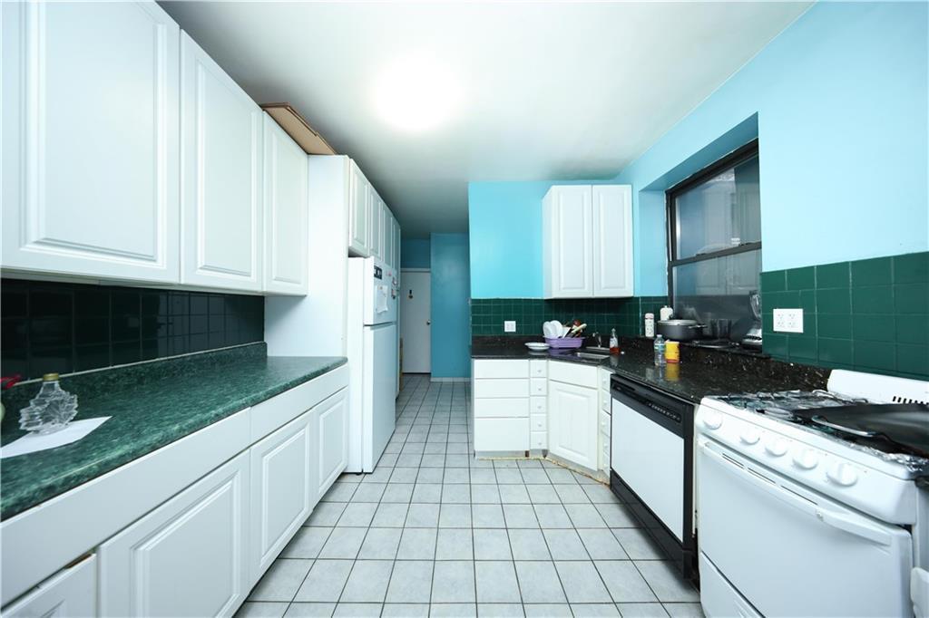 #3 photo, 5222 4th Avenue, ブルックリン区 Brooklyn , NY 11220