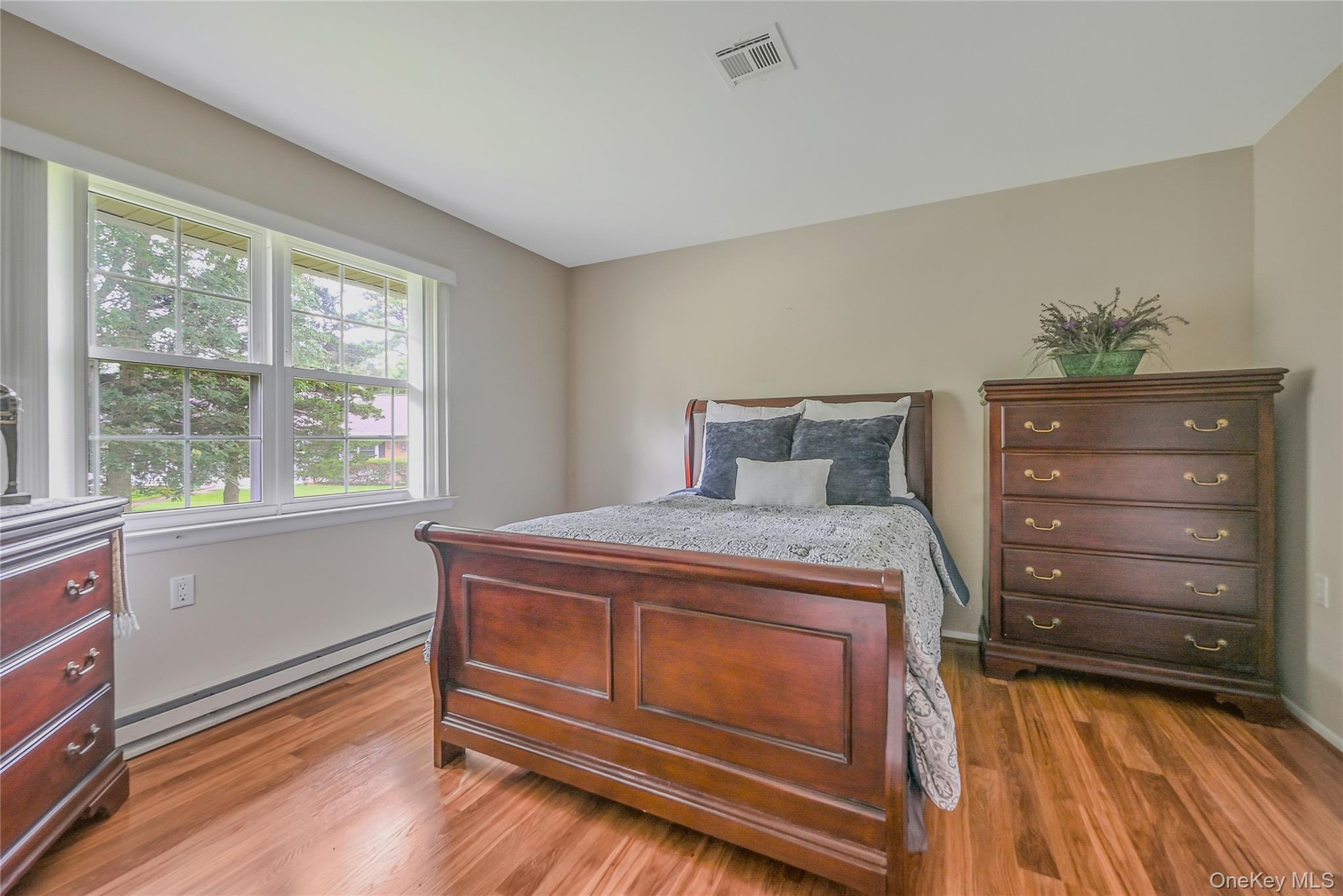 #17 photo, 310-C Woodbridge Drive, サフォーク郡 Ridge , NY 11961