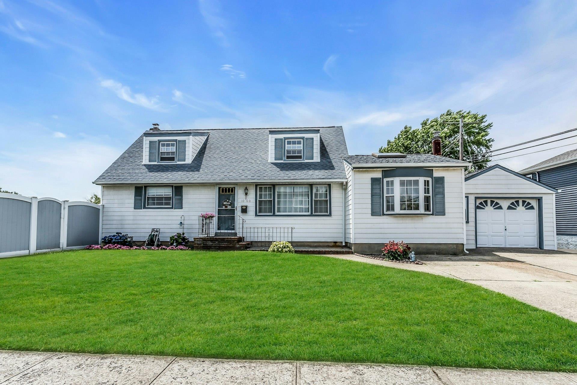 #1 photo, 1060 Bruce Place, Seaford , NY 11783