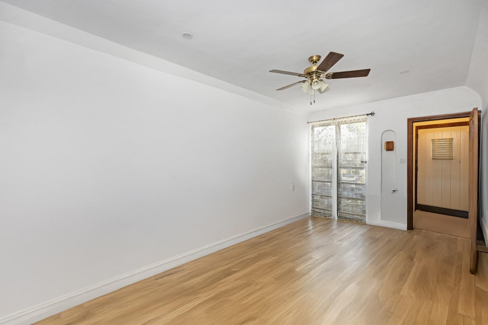 #8 photo, 82-19 77th Avenue, クイーンズ区 Glendale , NY 11385