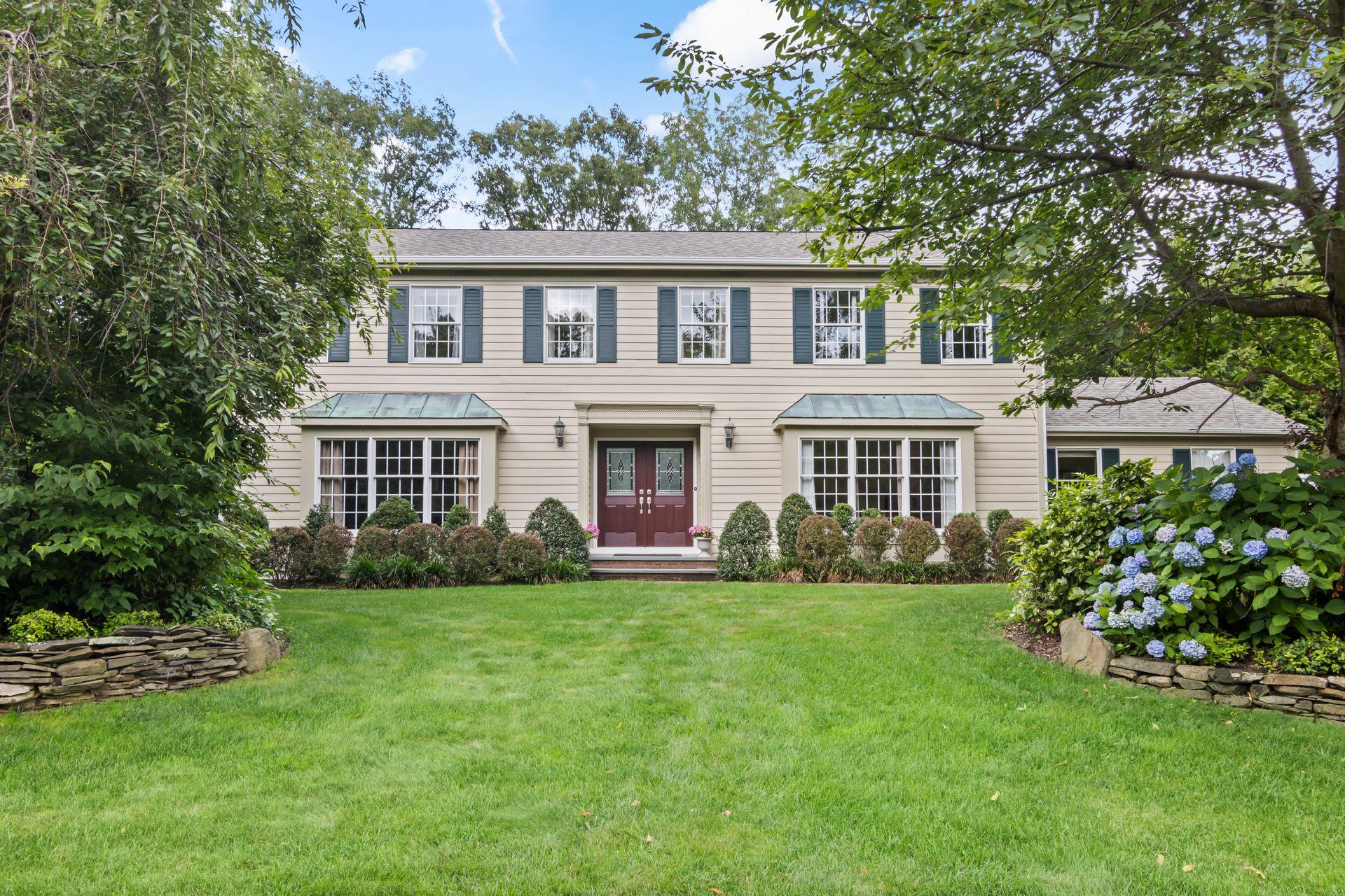 #1 photo, 2 Saybrook Court, 東長島 Port Jefferson Station , NY 11776