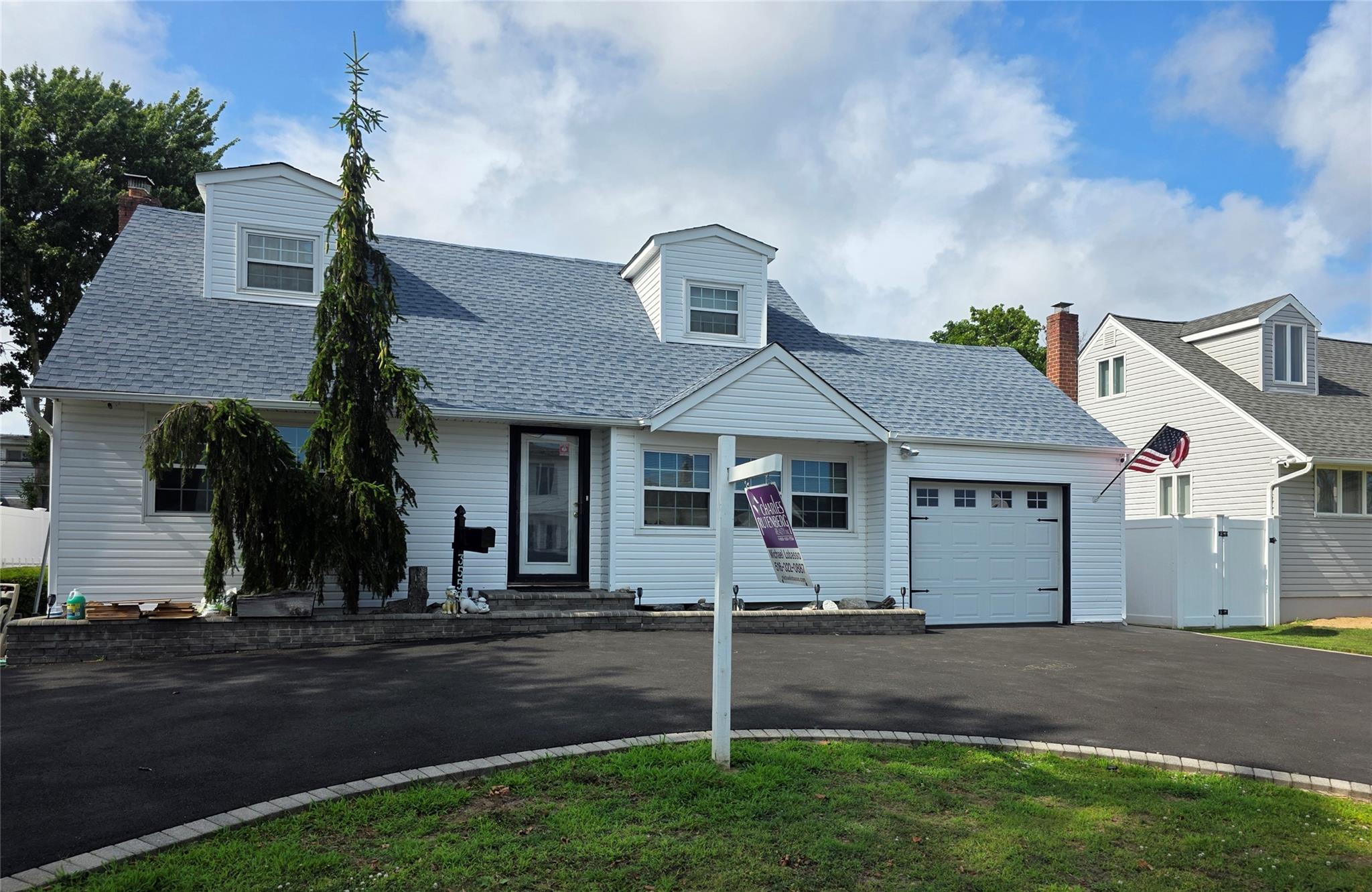 #1 photo, 3559 Verona Place, Seaford , NY 11783