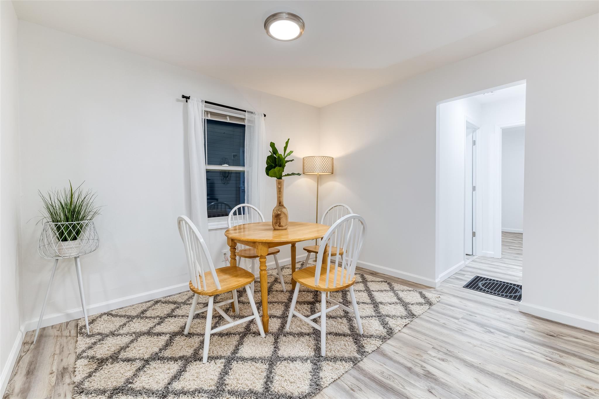 #13 photo, 15 Jefferson Avenue, ナッソー郡 Bellmore , NY 11710