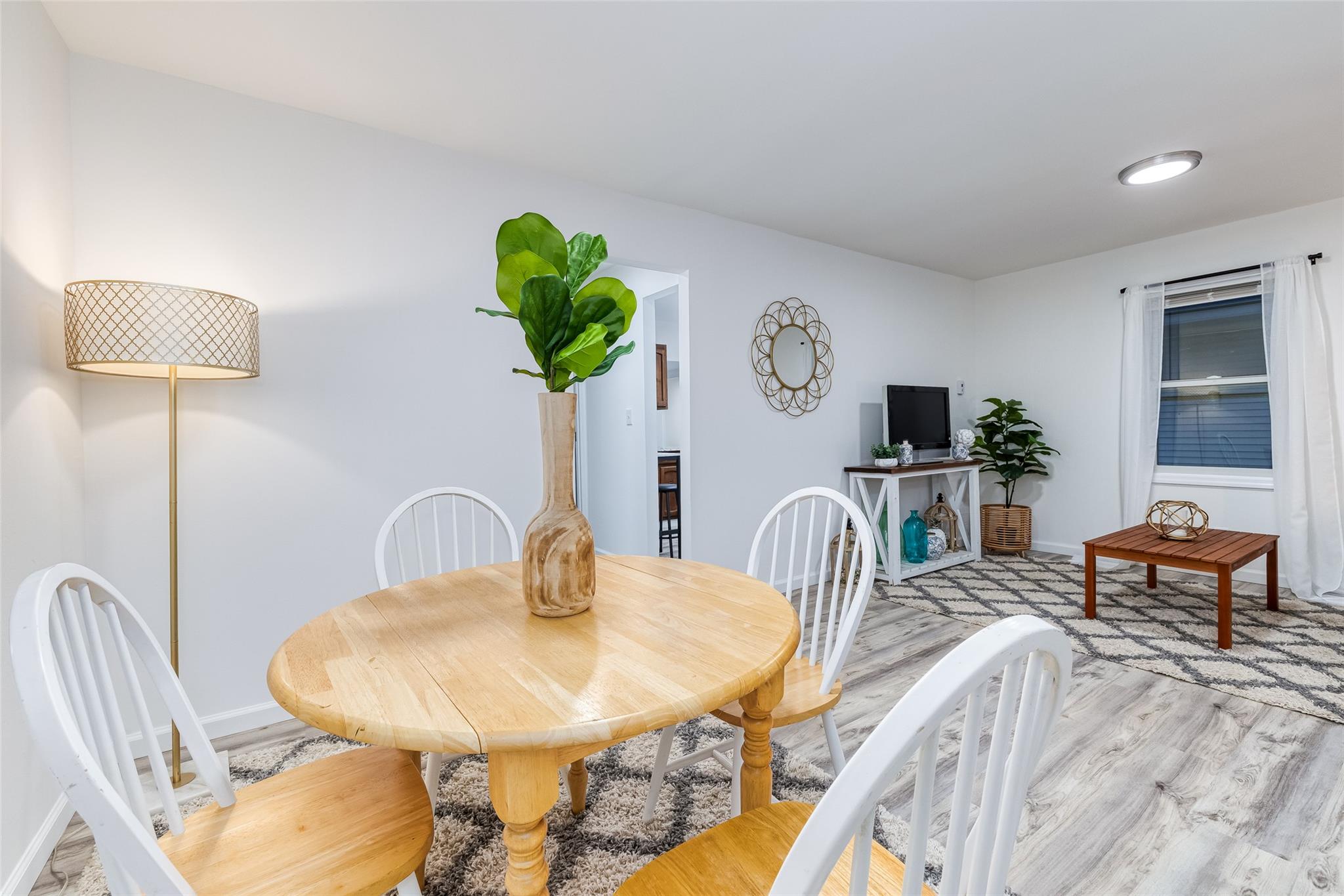 #14 photo, 15 Jefferson Avenue, ナッソー郡 Bellmore , NY 11710