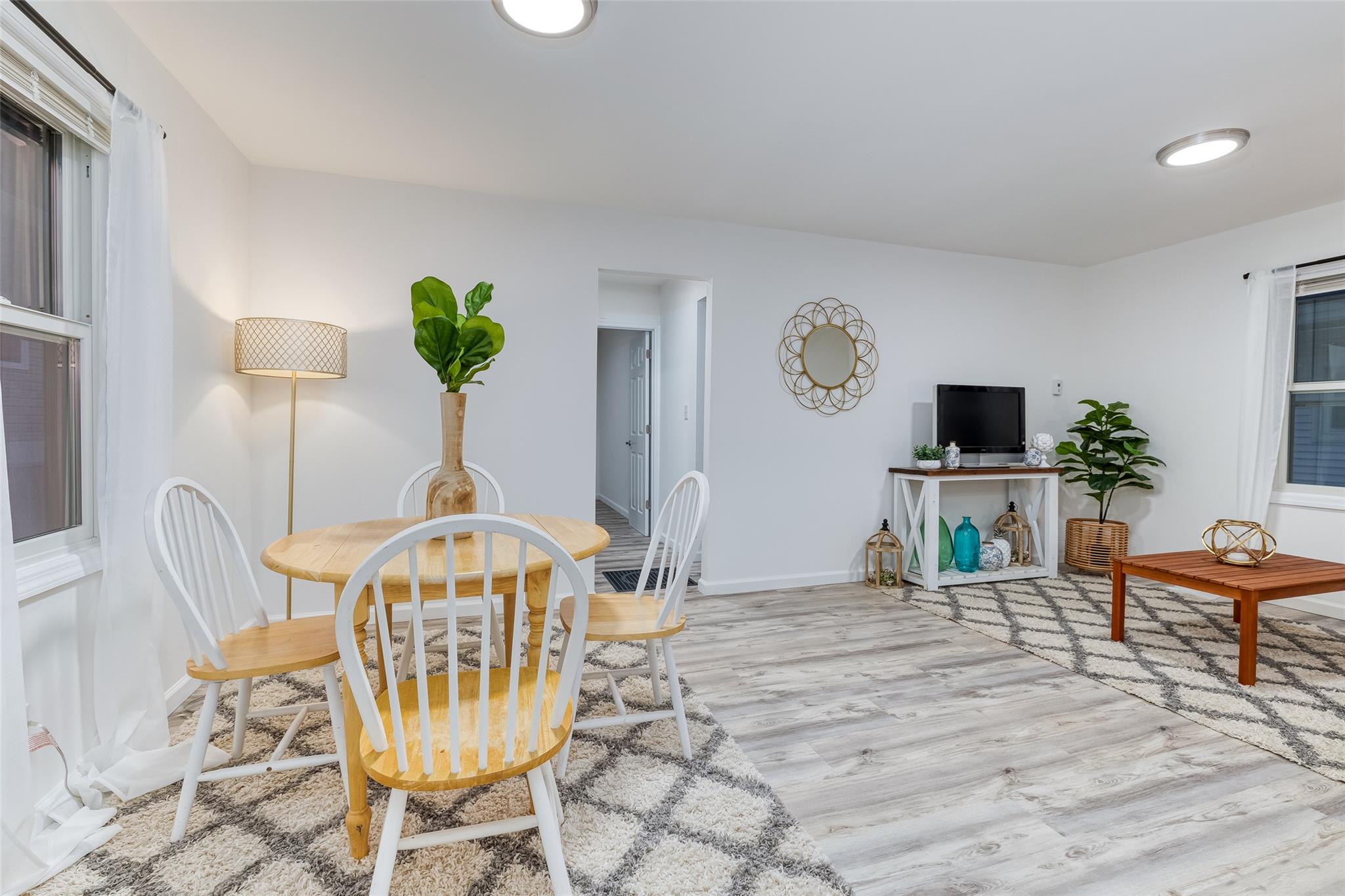 #15 photo, 15 Jefferson Avenue, ナッソー郡 Bellmore , NY 11710