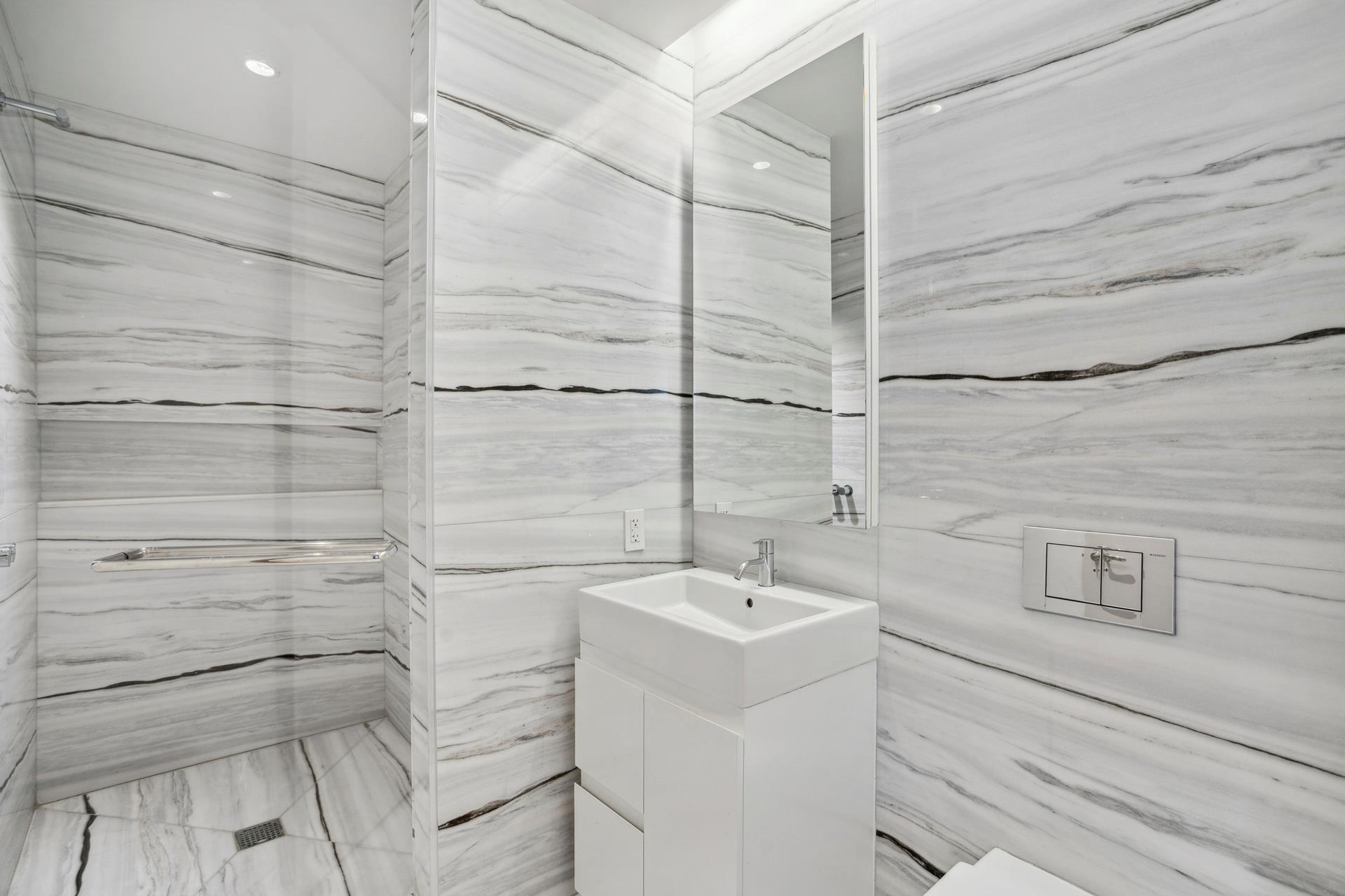 #13 photo, 515 W 23RD Street, マンハッタン Chelsea , NY 10011