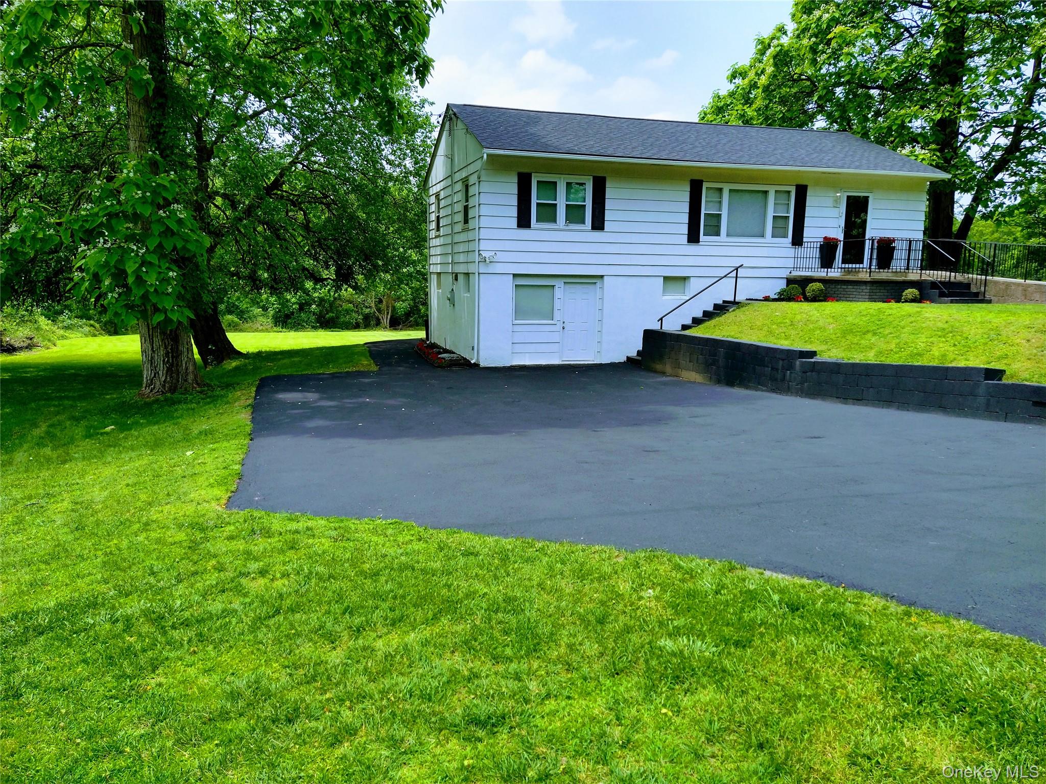 #1 photo, 355 Temple Hill Road, New Windsor , NY 12553