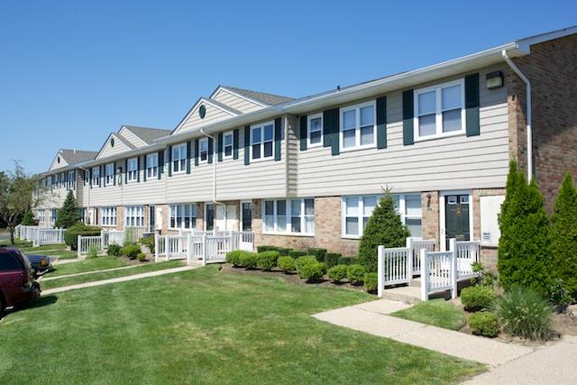 #1 photo, 1355 Roanoke Avenue, 東長島 Riverhead , NY 11901