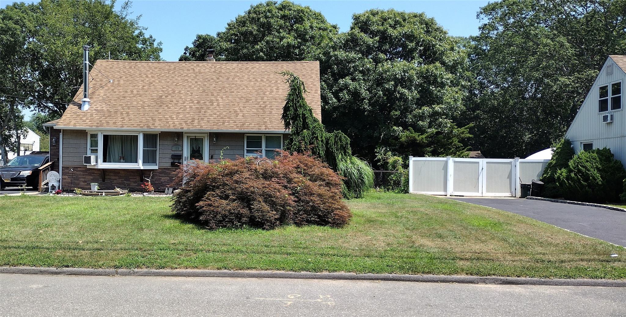 #1 photo, 158 Stanley Drive, サフォーク郡 Centereach , NY 11720