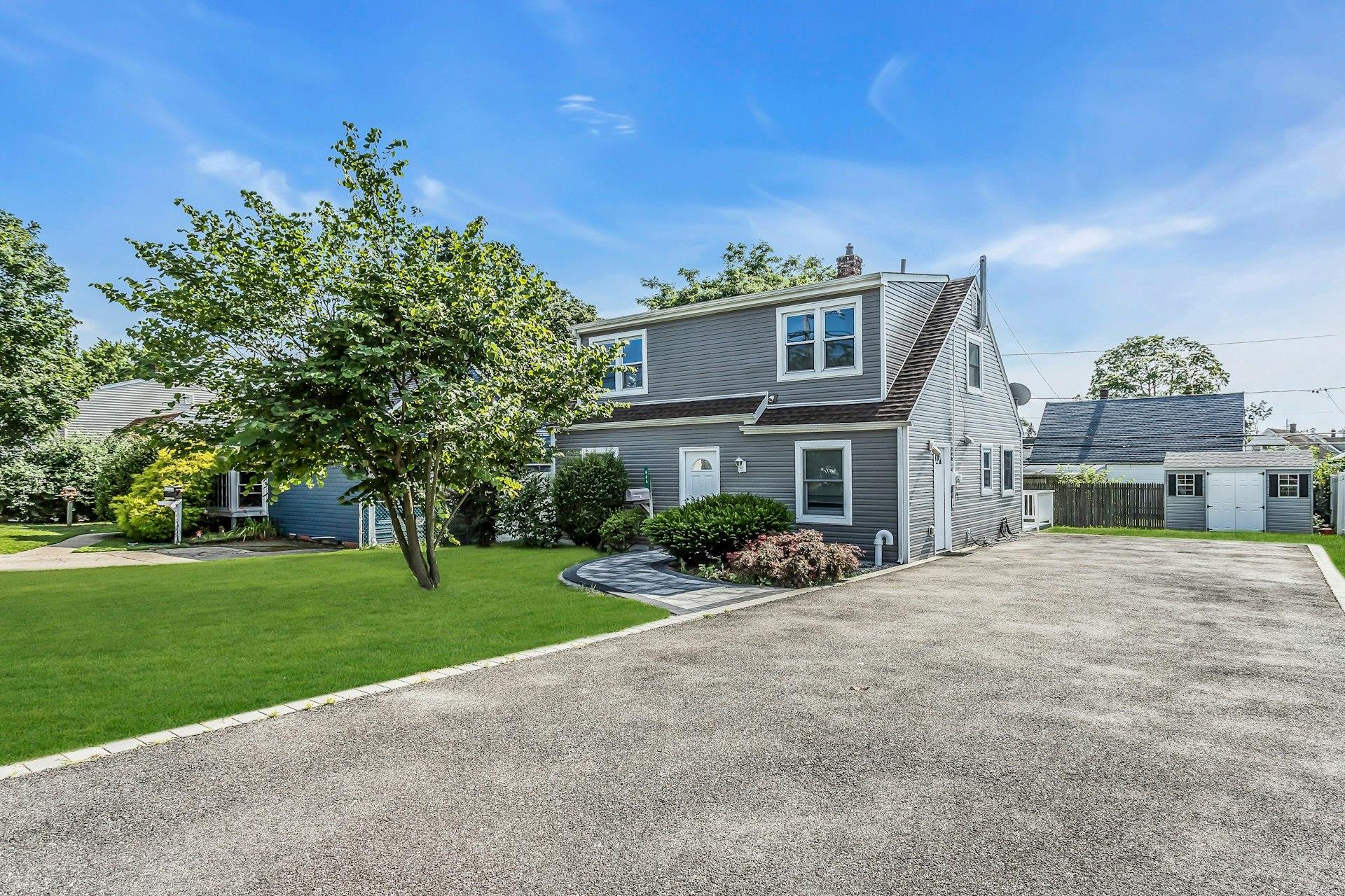 #1 photo, 444 Gardiners Avenue, 長島 Levittown , NY 11756