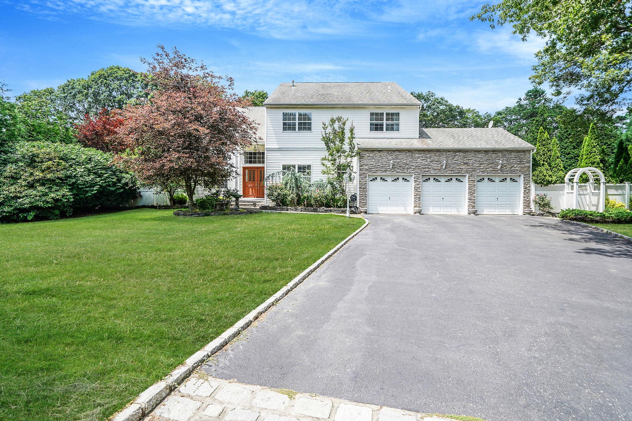 #2 photo, 7 Sara Court, サフォーク郡 Nesconset , NY 11767