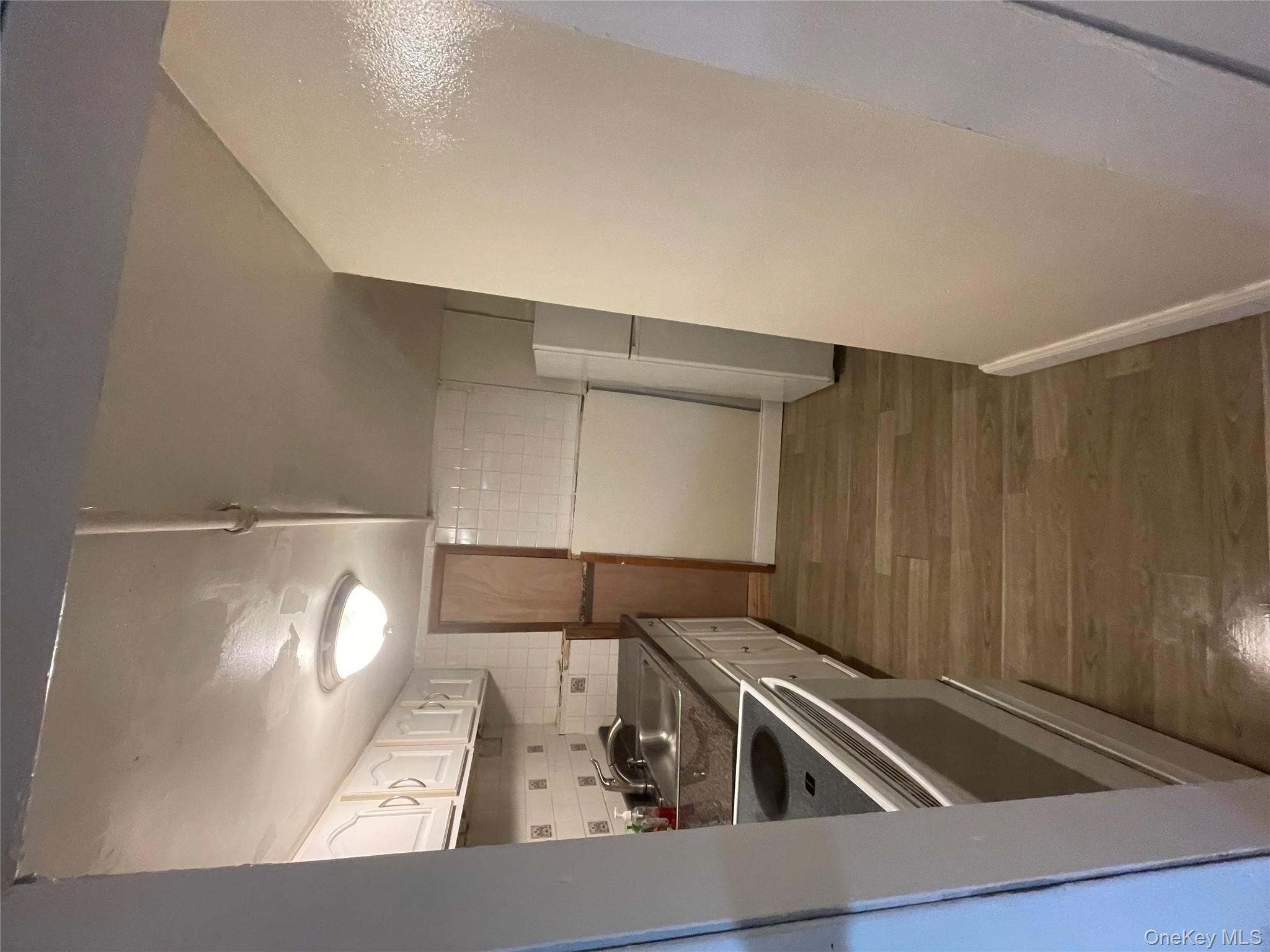 #3 photo, 1011 Hemlock Street, ブルックリン区 Brooklyn , NY 11208