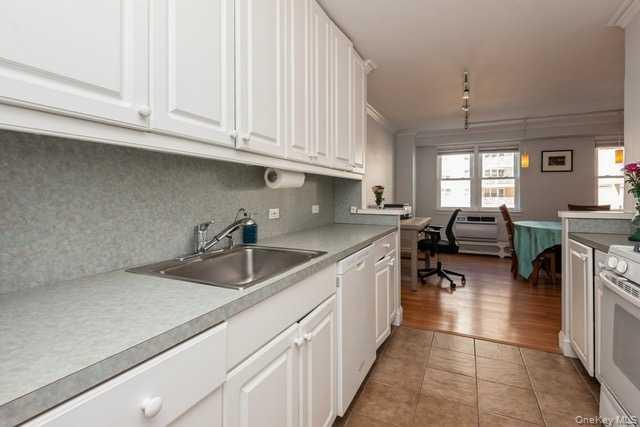 #11 photo, 450 Shore Road, Long Beach , NY 11561