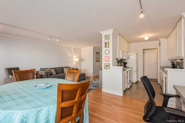 #13 photo, 450 Shore Road, Long Beach , NY 11561