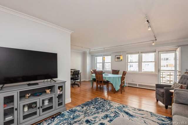 #17 photo, 450 Shore Road, Long Beach , NY 11561