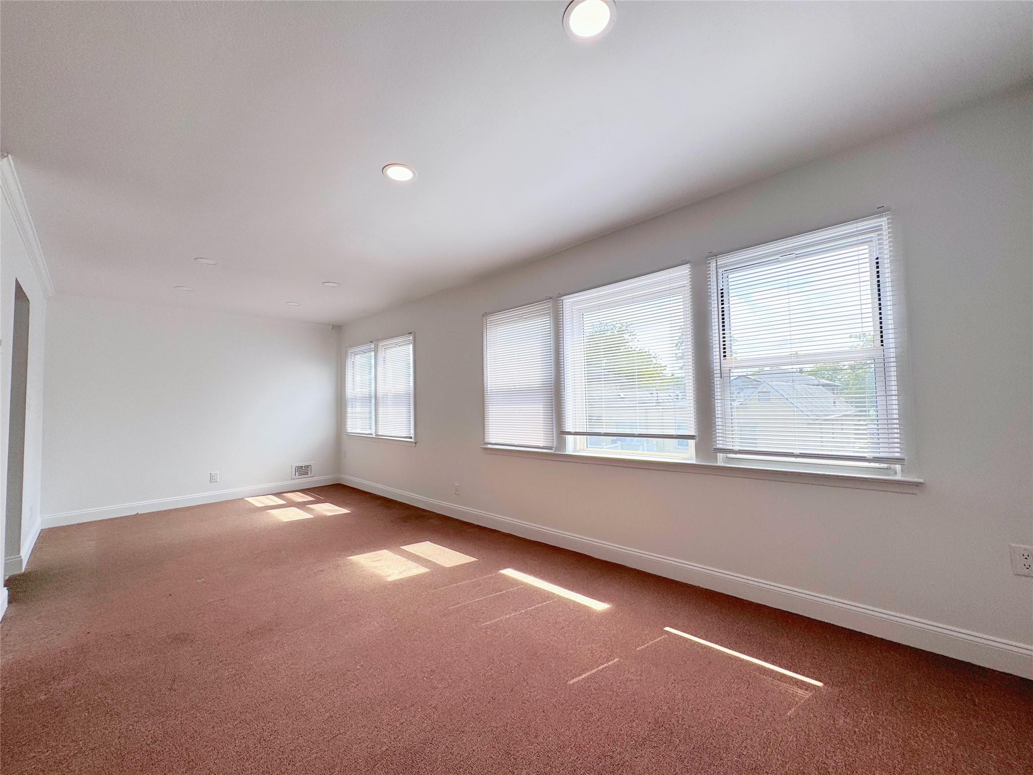 #1 photo, 5704 226th Street, 皇后區 Oakland Gardens , NY 11364
