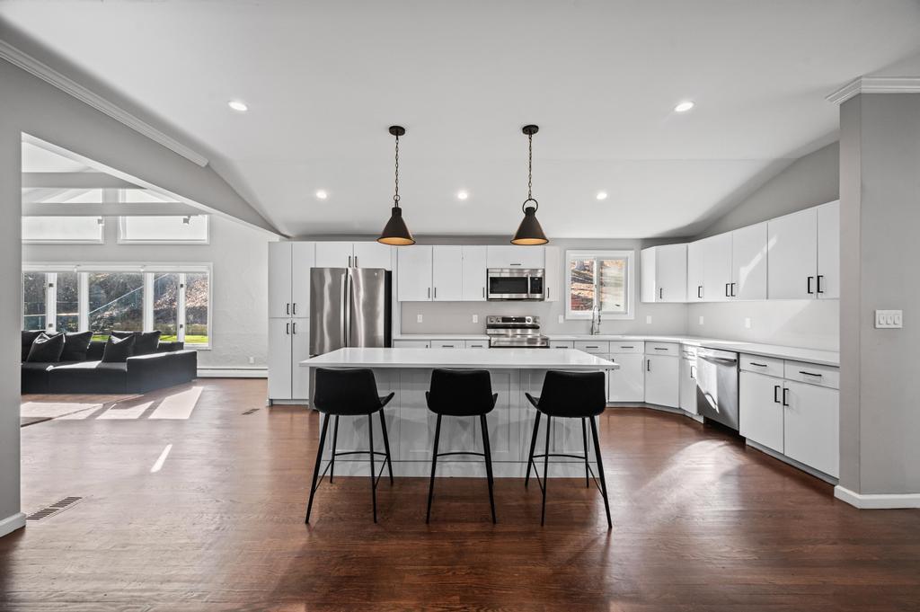 #15 photo, 110 Peach Drive, East Hills , NY 11576