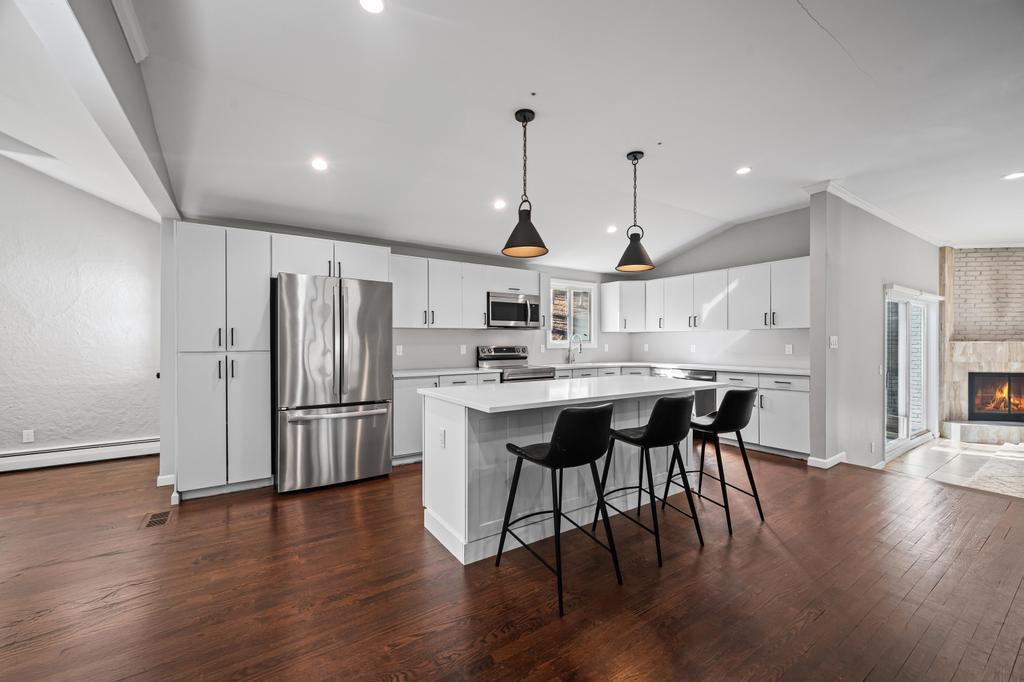 #16 photo, 110 Peach Drive, East Hills , NY 11576