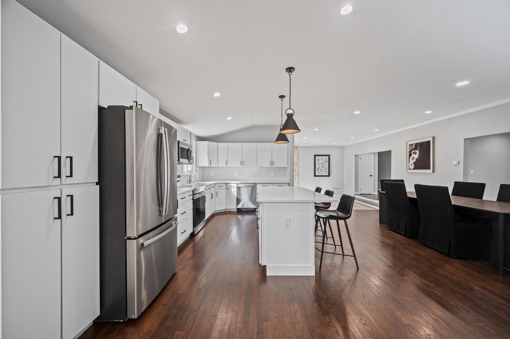 #17 photo, 110 Peach Drive, East Hills , NY 11576