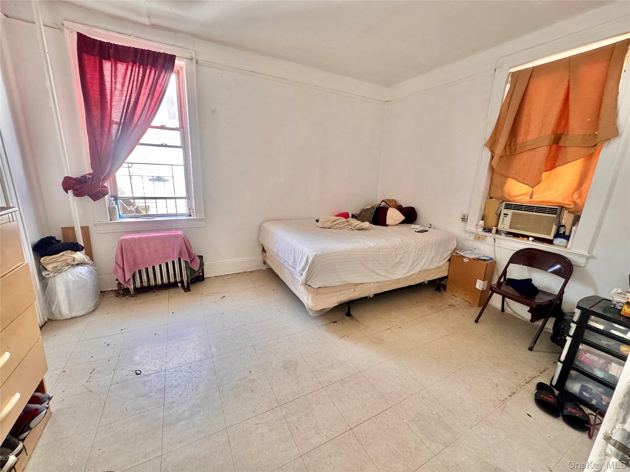 #18 photo, 33-54 99th Street, クイーンズ区 Corona , NY 11368