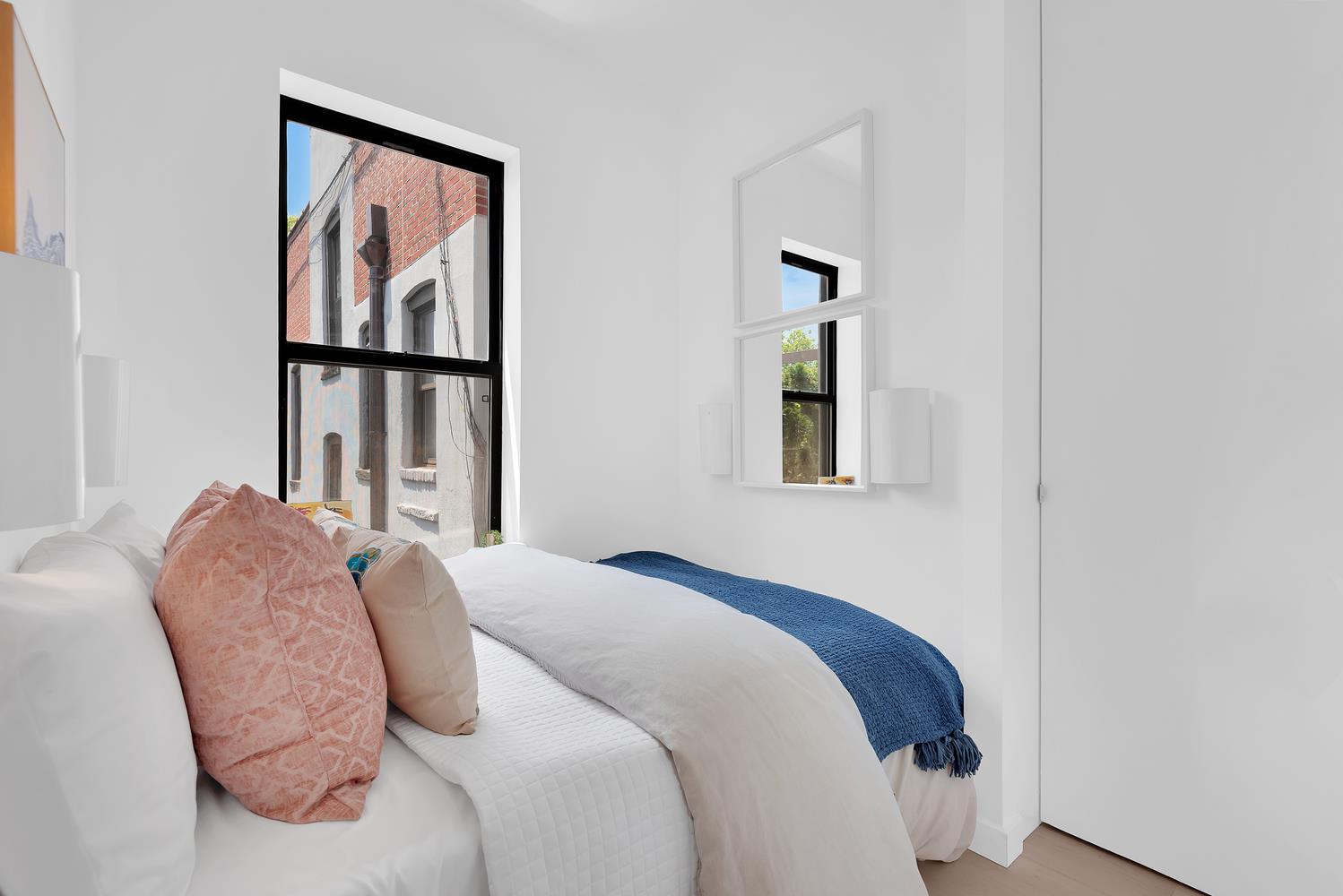 #5 photo, 224 E 11TH Street, マンハッタン East Village , NY 10003