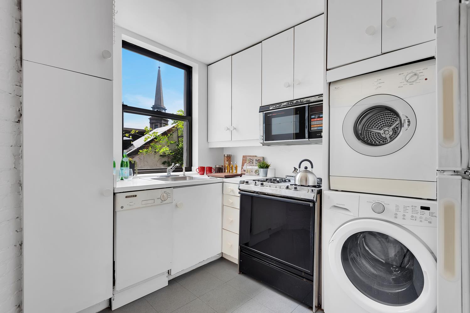 #7 photo, 224 E 11TH Street, マンハッタン East Village , NY 10003