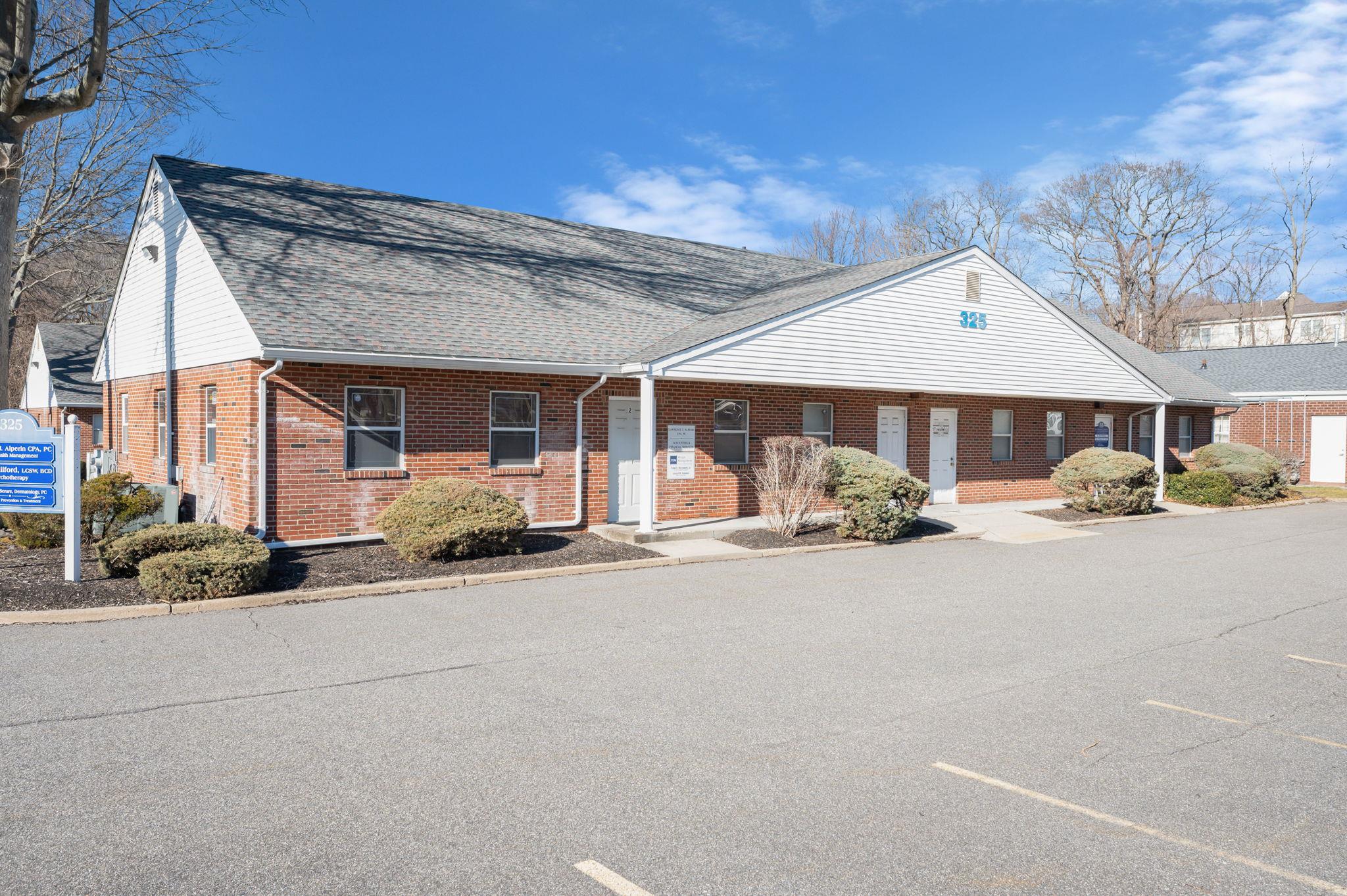 #1 photo, 325 Middle Country Raod, 東長島 史密斯敦 Smithtown , NY 11787