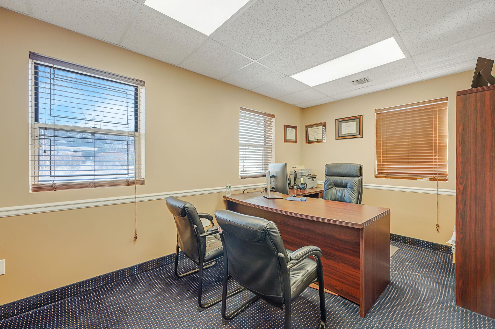 #10 photo, 325 Middle Country Raod, サフォーク郡 Smithtown , NY 11787